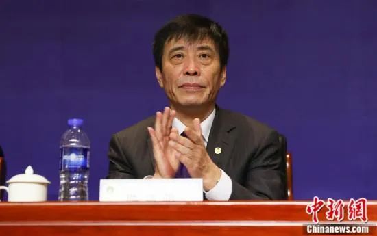 直播的新人上任